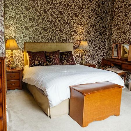 The Stables Townhouse B&B Бирр Экстерьер фото