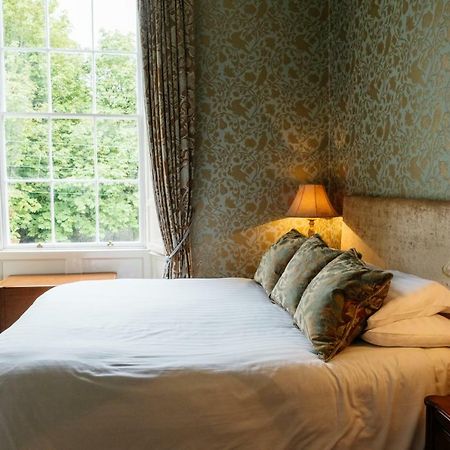 The Stables Townhouse B&B Бирр Экстерьер фото