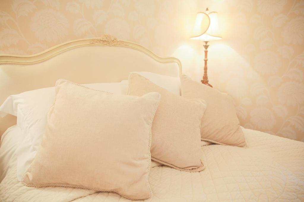 The Stables Townhouse B&B Бирр Экстерьер фото