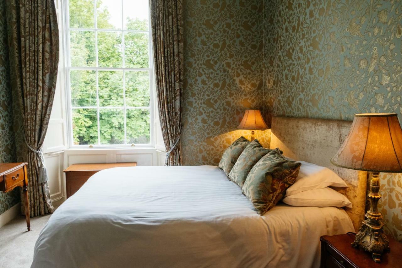 The Stables Townhouse B&B Бирр Экстерьер фото