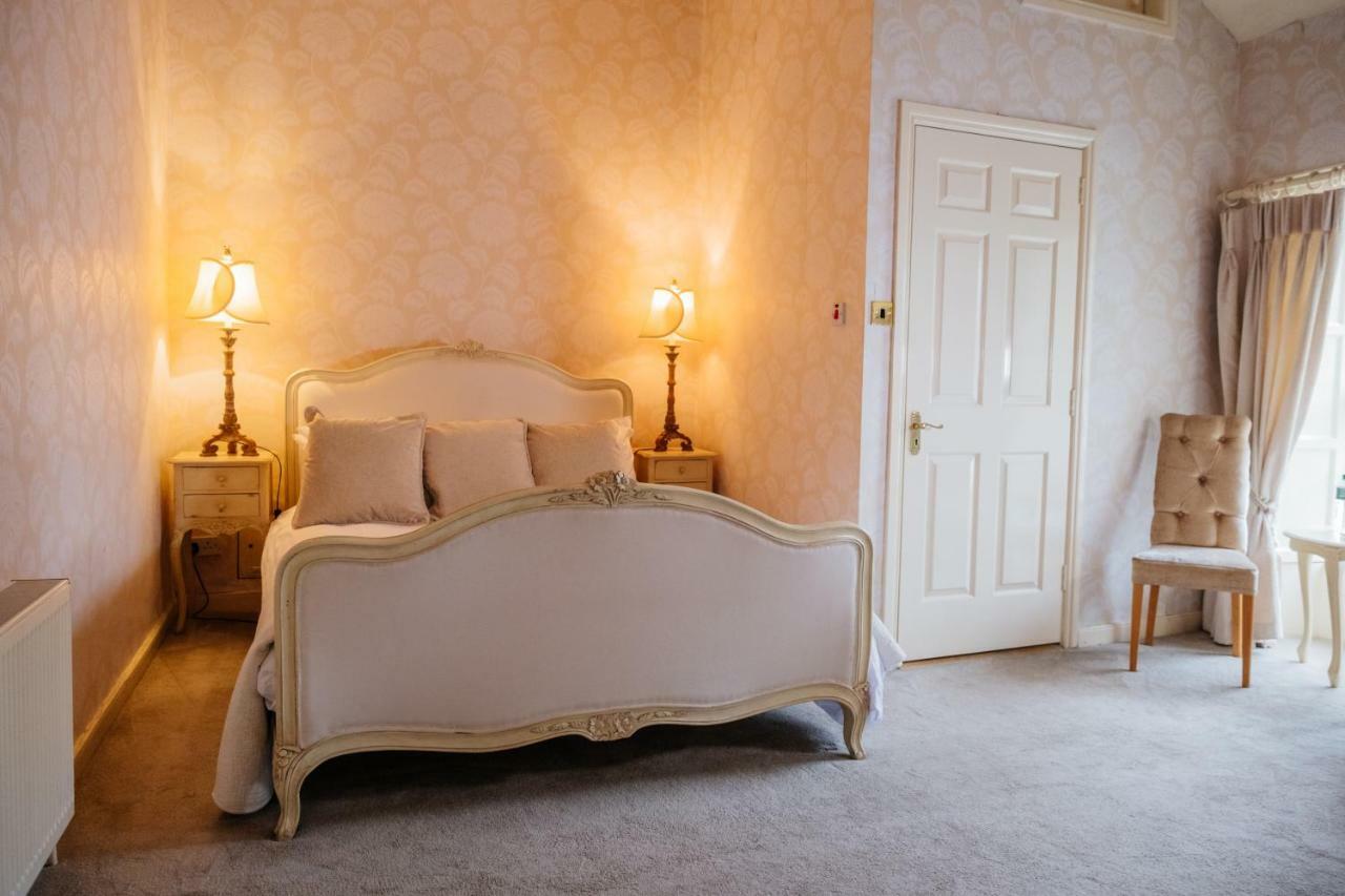The Stables Townhouse B&B Бирр Экстерьер фото